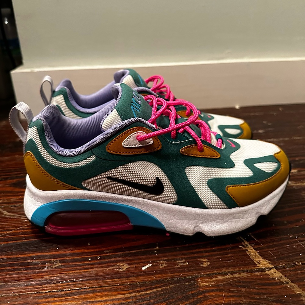 Women’s nike airs